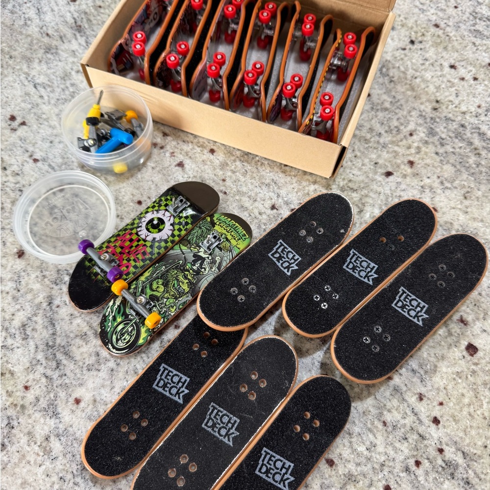 Tech Deck Fingerboard Set with Accessories
